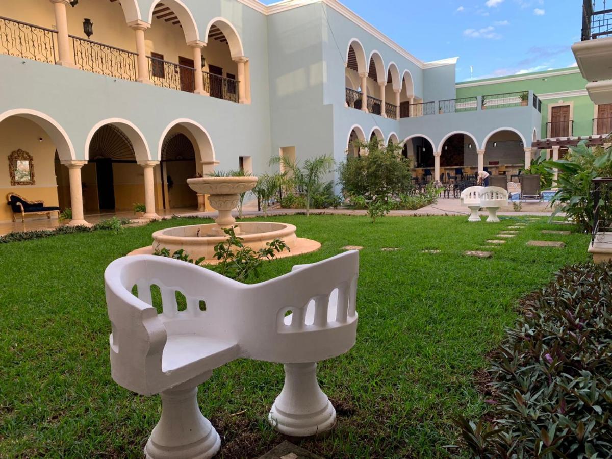 Real Hispano Valladolid  Exterior foto The courtyard of the hotel